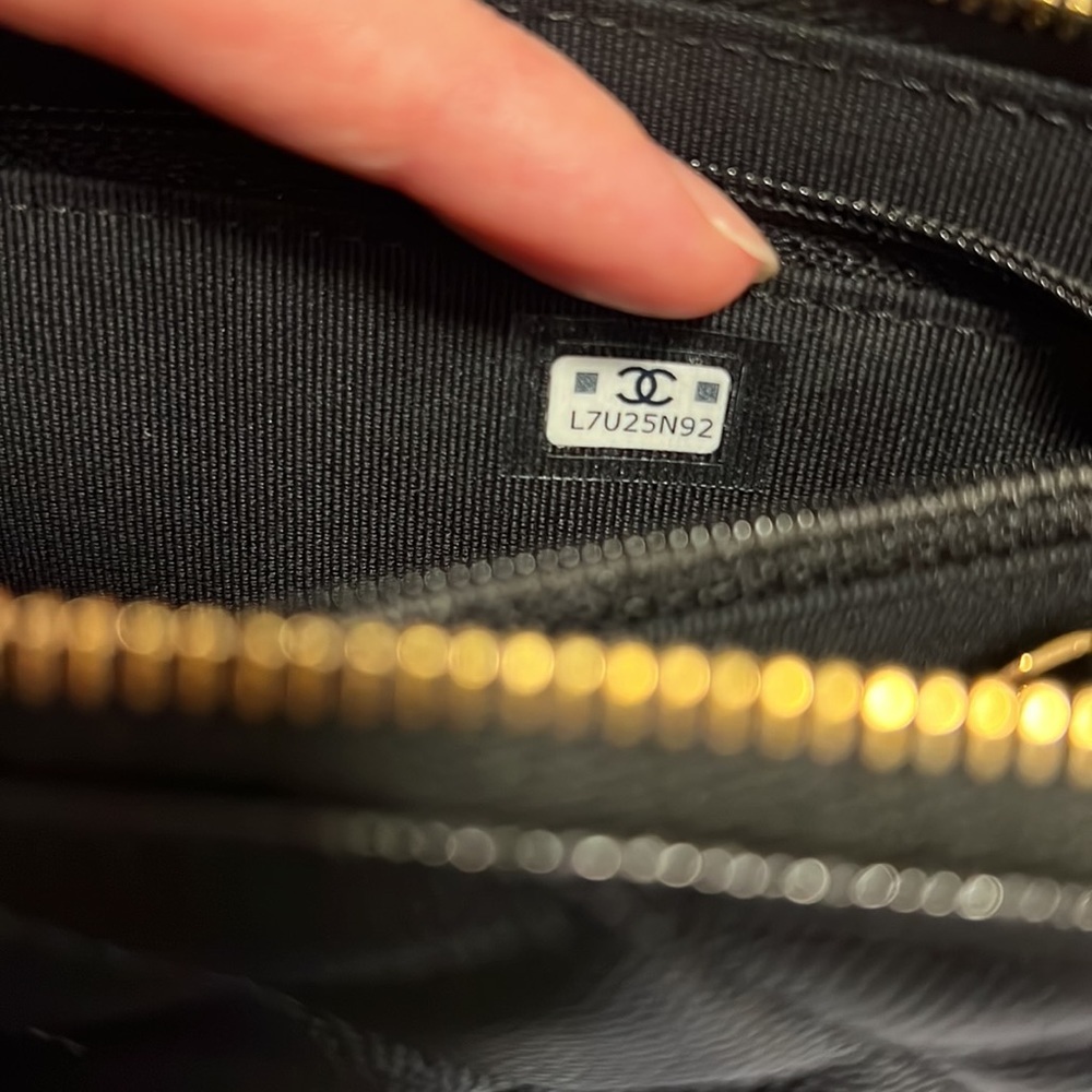 Authentic Chanel Black Caviar Leather CC clutch bag - Picture 7 of 7